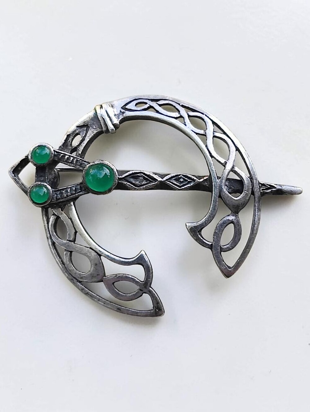 Vintage Sterling Silver Celtic Emerald Tara Brooch